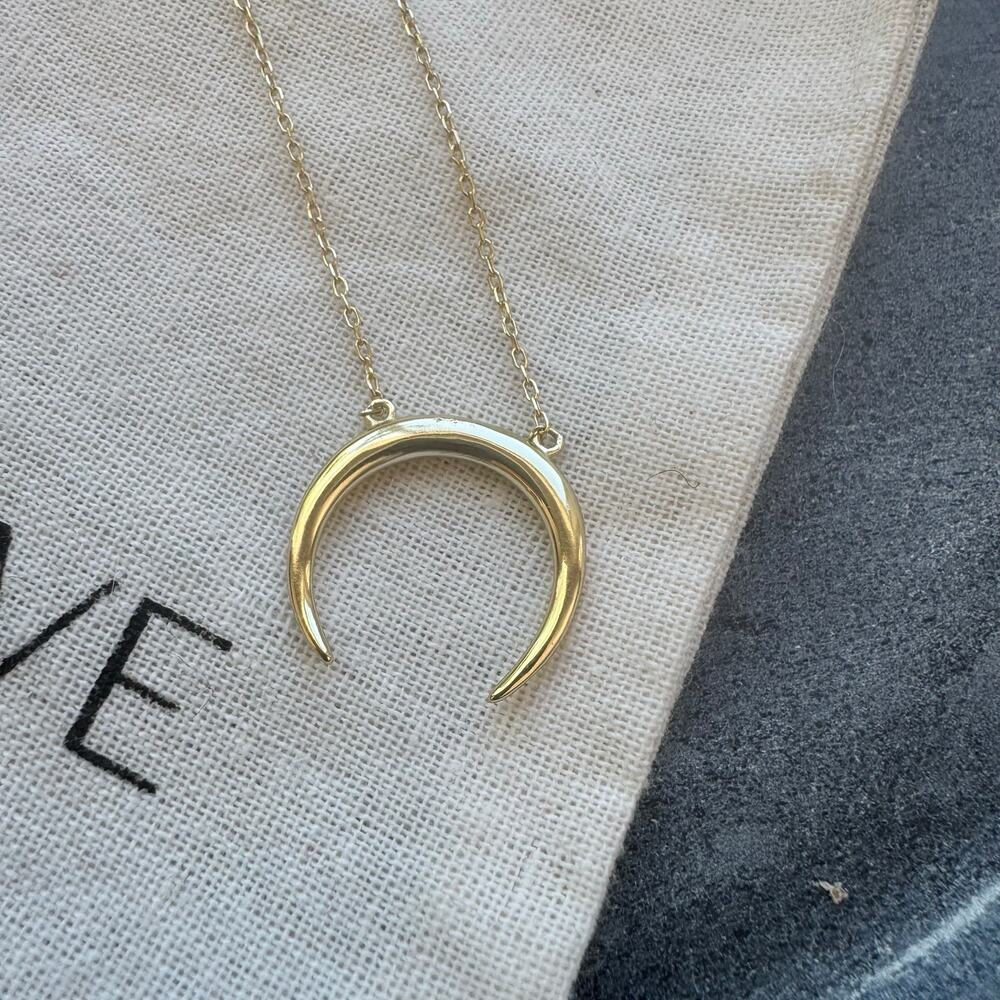 Evereve Gold Crescent Pendant necklace